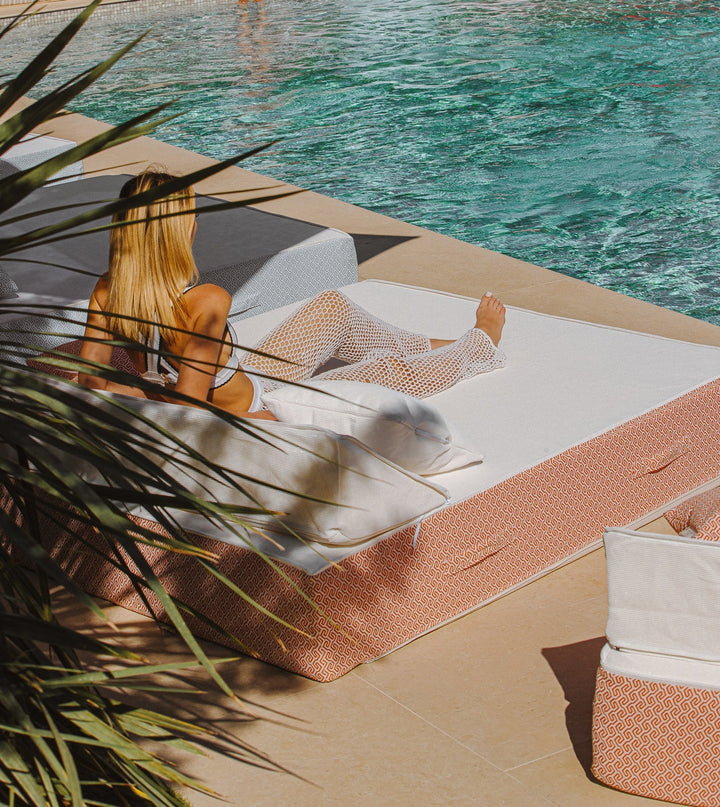 MXHOME Sonnenliege aus weißem und orangefarbenem Schaumstoff - Outdoor